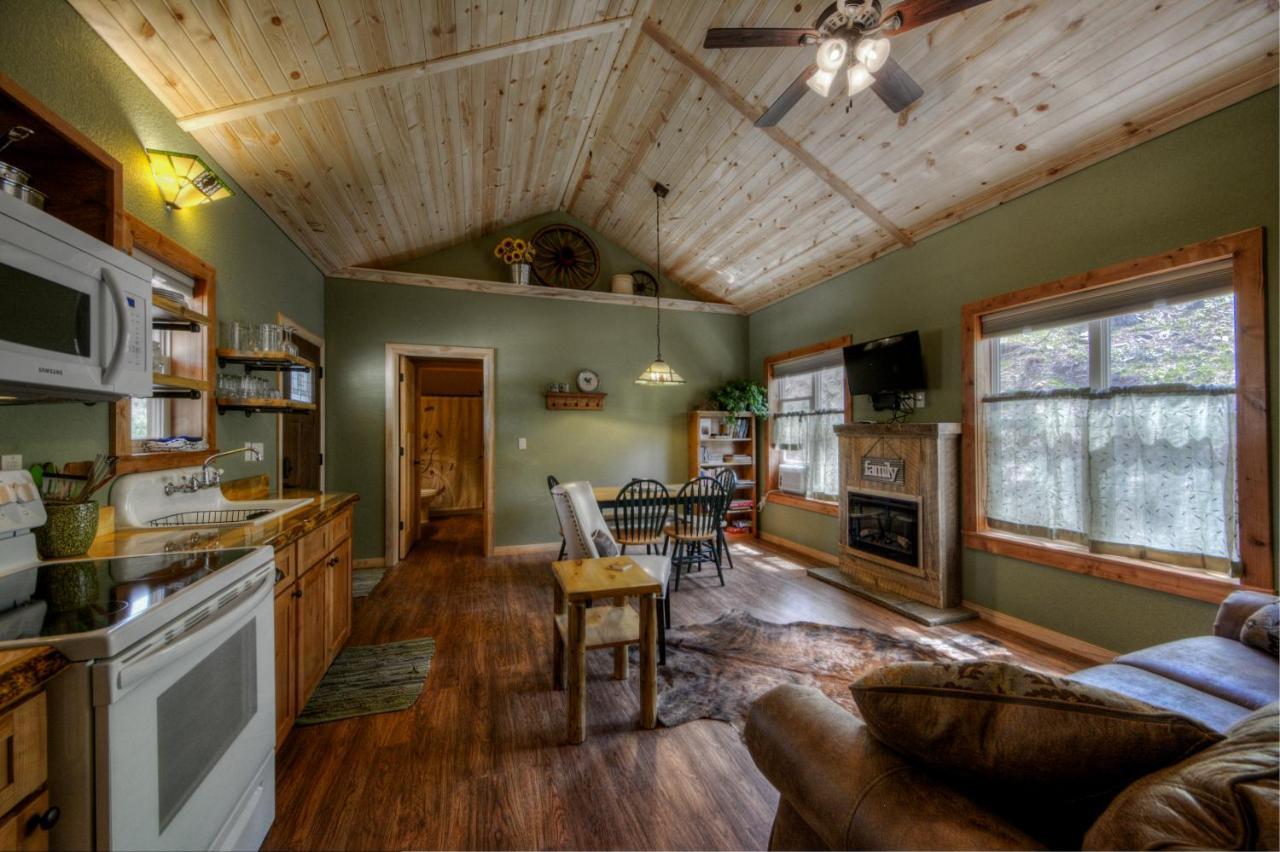 Yak Ridge Cabins And Farmstead By Mount Rushmore Keystone Exterior photo